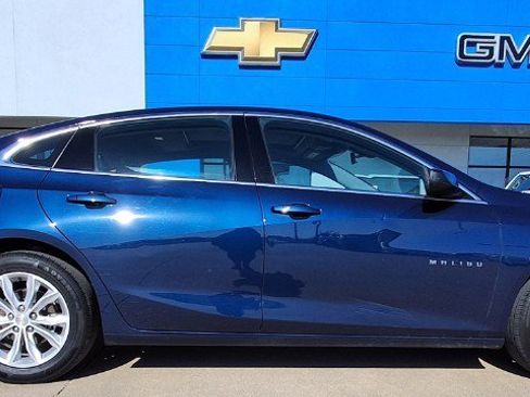 Used 2022 Chevrolet Malibu LT FWD image 1