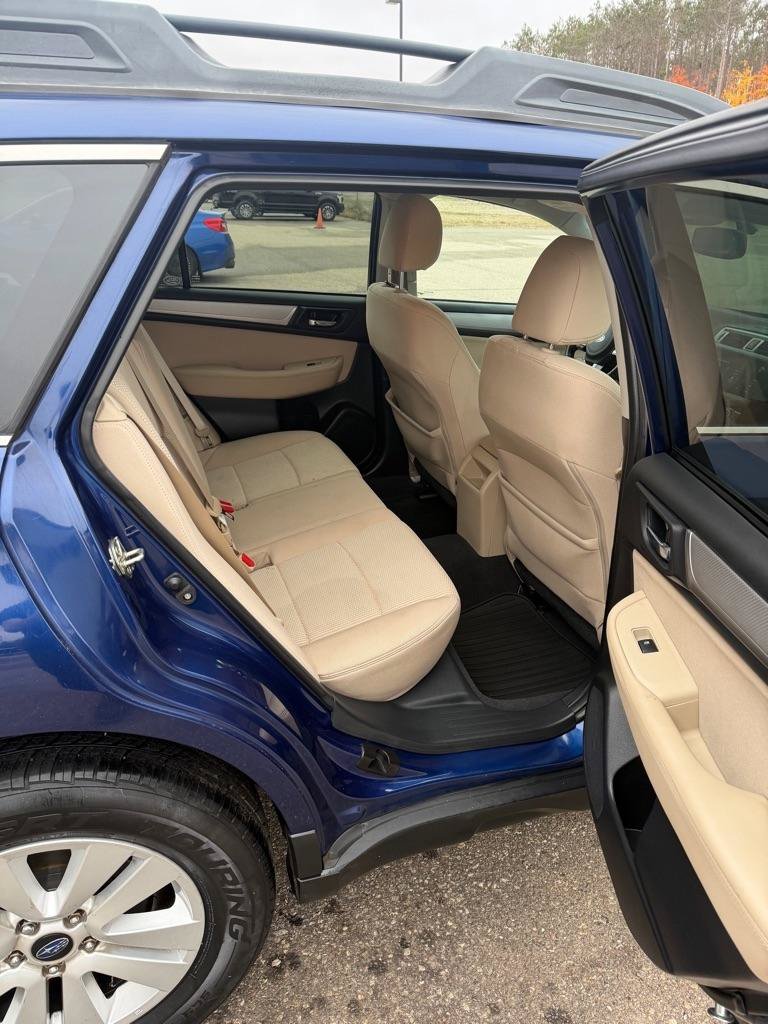 Used 2017 Subaru Outback 2.5i Premium AWD/4WD image 19