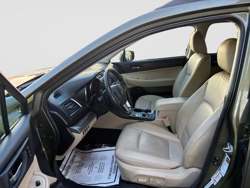 Used 2017 Subaru Outback 2.5i Limited AWD/4WD image 9