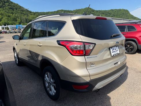 Used 2018 Ford Escape SEL AWD/4WD image 4