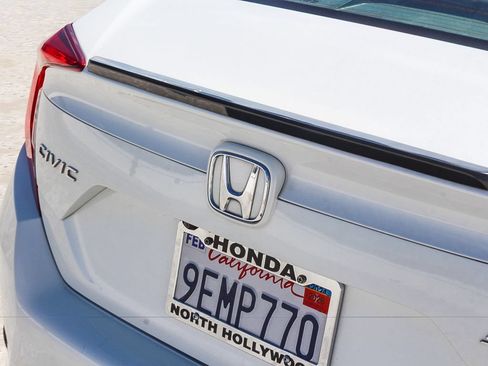 Used 2020 Honda Civic Sport image 8