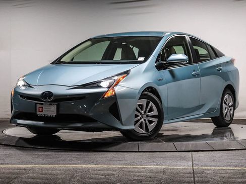 Certified 2018 Toyota Prius Two w/ Prius Two Safety Plus Package FWD image 1