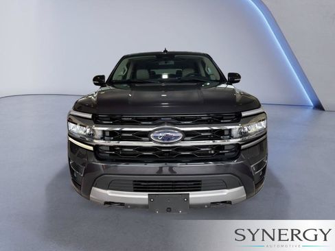 Used 2023 Ford Expedition Limited AWD/4WD image 2