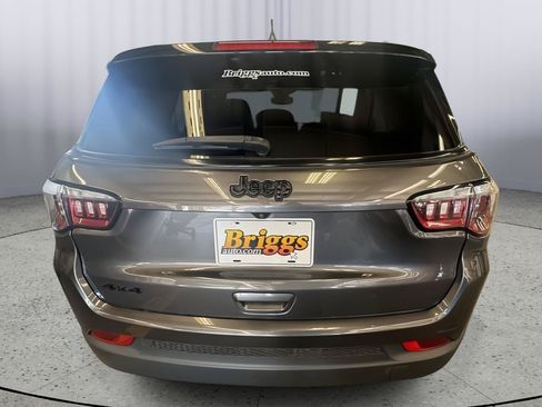 Used 2023 Jeep Compass Latitude w/ Sun and Sound Group AWD/4WD image 4