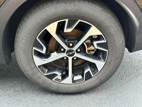 Used 2025 Kia Sportage EX FWD image 8