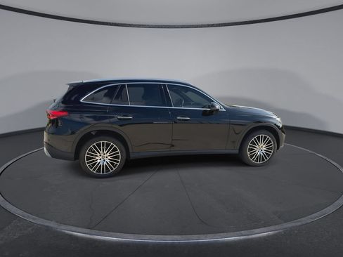 Used 2024 Mercedes-Benz GLC 300 image 9