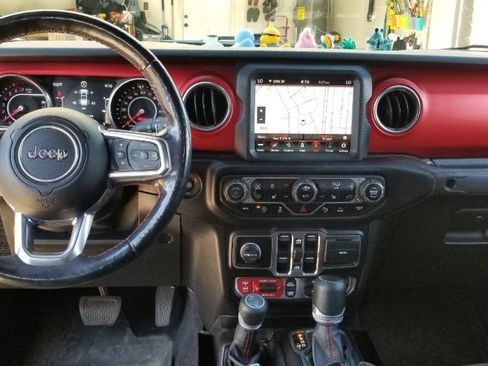 Used 2020 Jeep Gladiator Rubicon AWD/4WD image 4