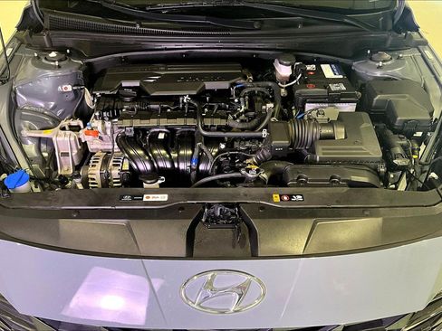 Used 2023 Hyundai Elantra Limited FWD image 29