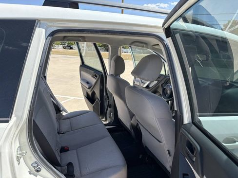 Used 2015 Subaru Forester 2.5i w/ Alloy Wheel Package AWD/4WD image 11