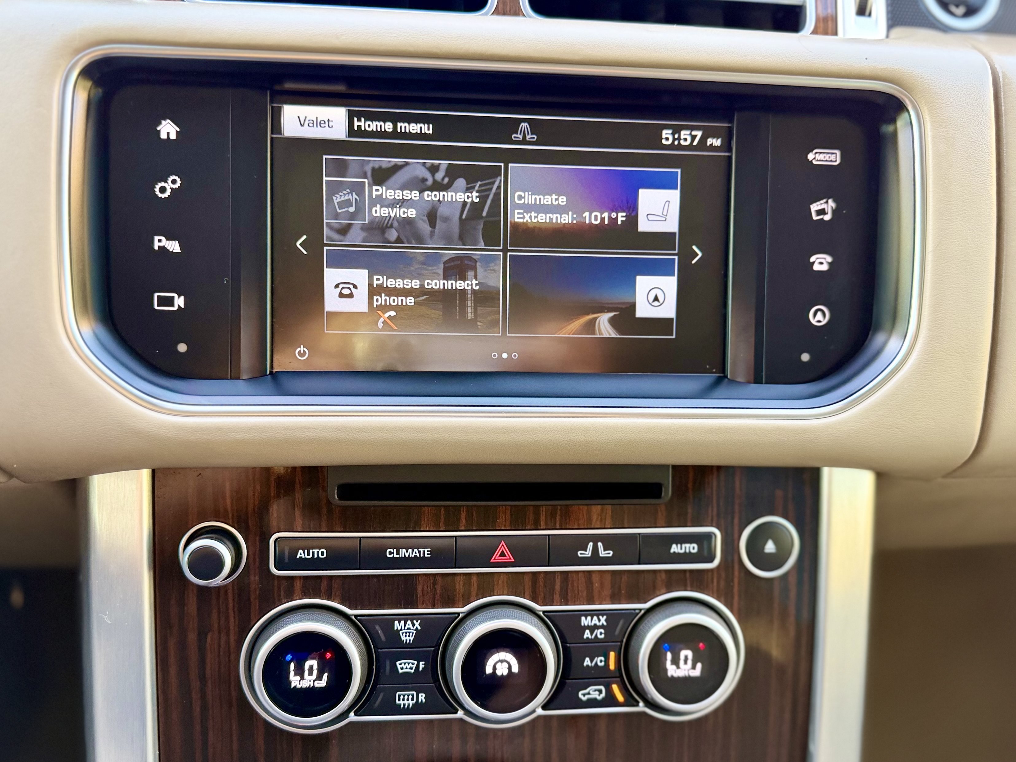 Used 2016 Land Rover Range Rover Supercharged AWD/4WD image 35
