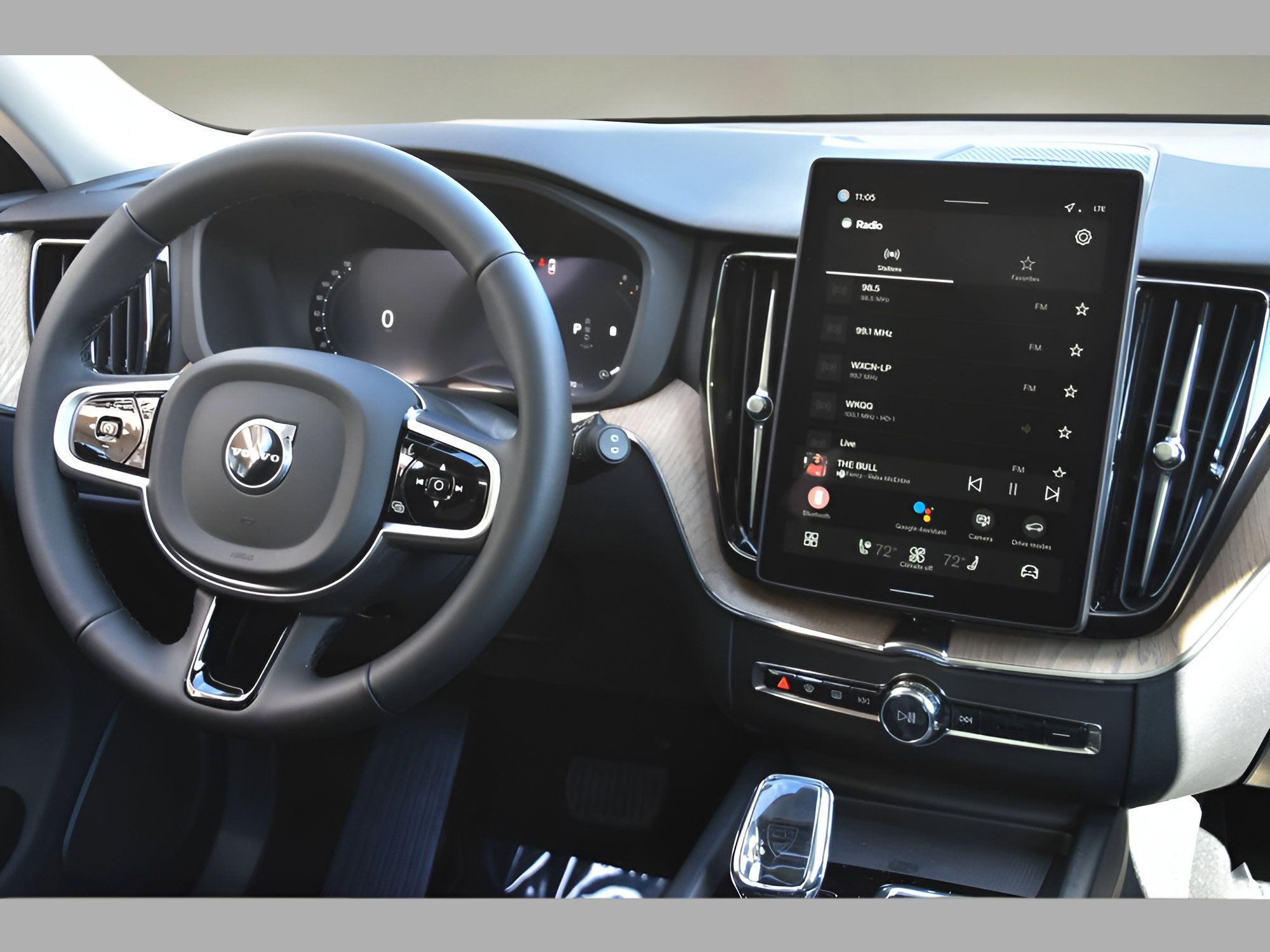 Certified 2026 Volvo XC60 B5 Plus w/ Protection Package Premier AWD/4WD image 18