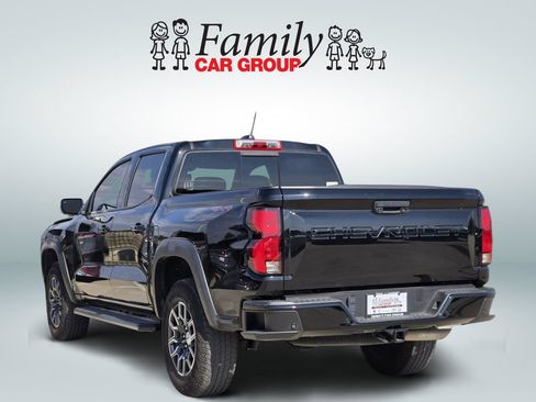 Used 2024 Chevrolet Colorado Z71 w/ Z71 Convenience Package 2 AWD/4WD image 3