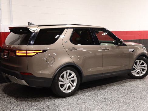 Used 2017 Land Rover Discovery HSE AWD/4WD image 8