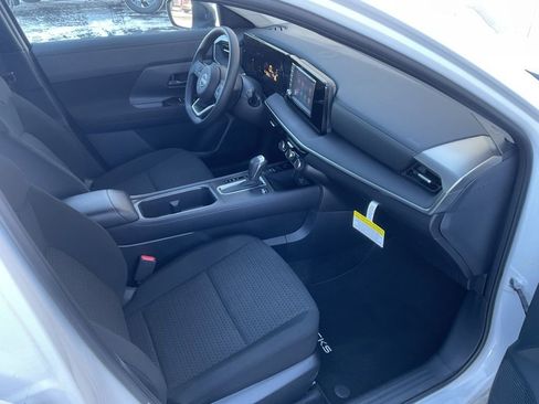 Used 2025 Nissan Kicks S image 17