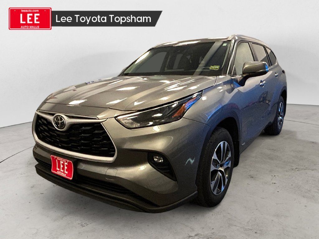 Used 2026 Toyota Highlander XLE AWD/4WD image 1
