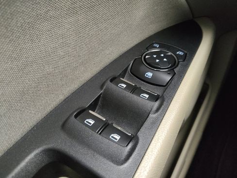 Used 2019 Ford Fusion SE FWD image 27