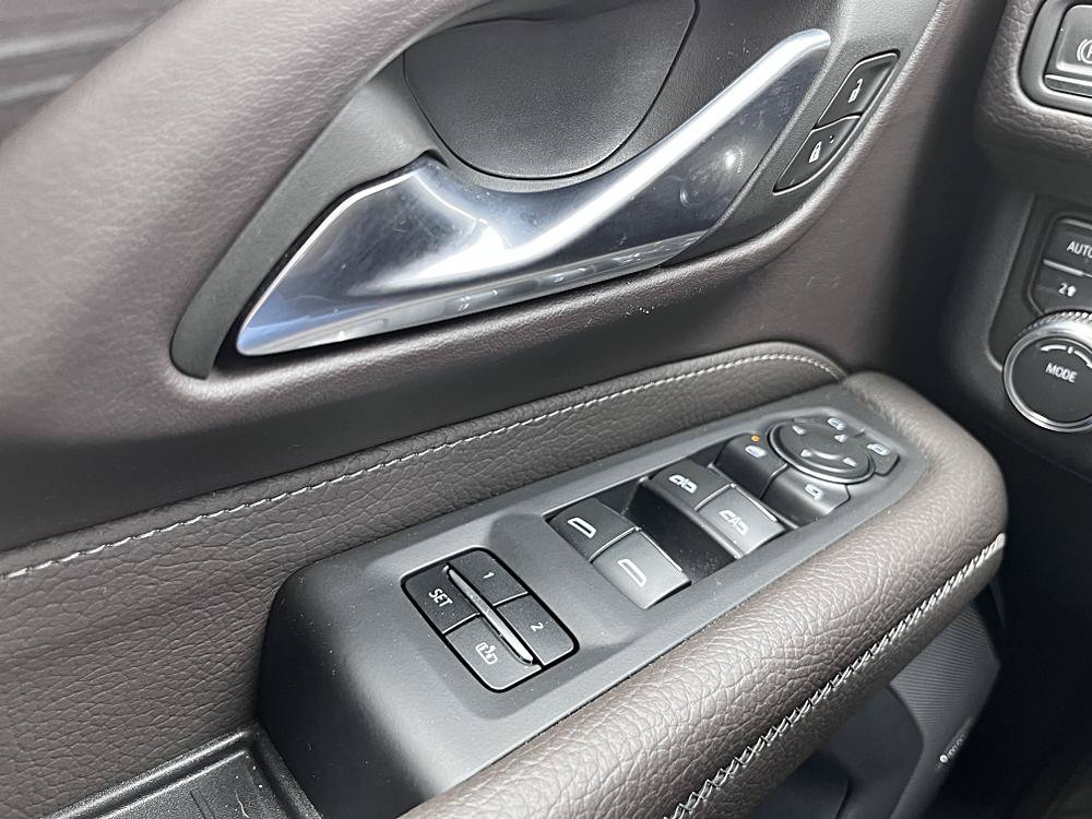Used 2024 GMC Yukon Denali AWD/4WD image 36