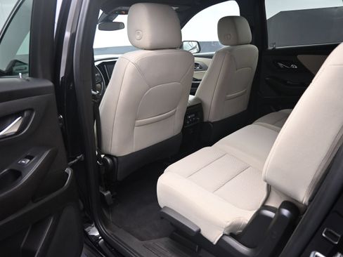 Used 2023 Chevrolet Traverse LS FWD image 28