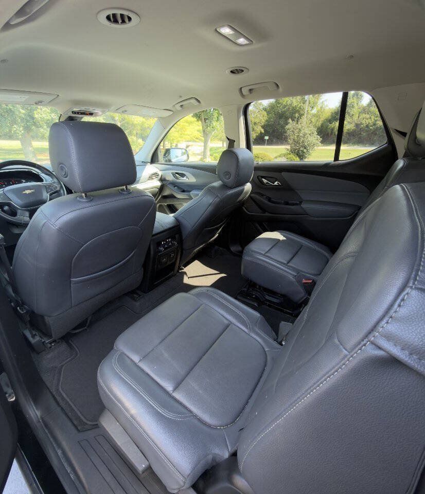 Used 2018 Chevrolet Traverse LT FWD image 7