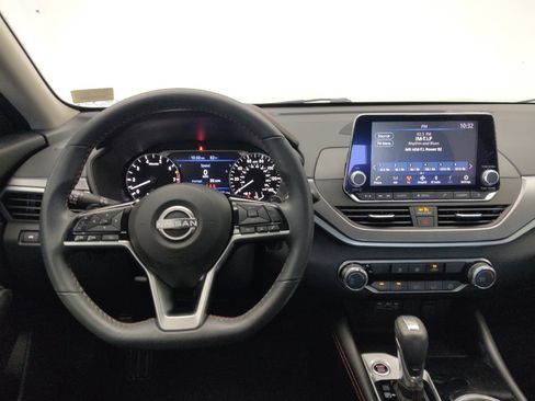 Used 2024 Nissan Altima 2.5 SR FWD image 22