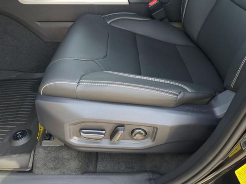New 2026 Toyota Tundra Limited AWD/4WD image 16
