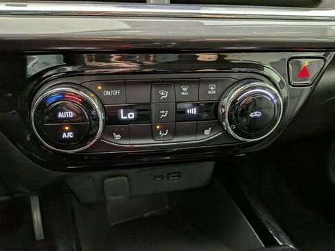 Used 2024 Chevrolet Trax ACTIV w/ Driver Confidence Package FWD image 19
