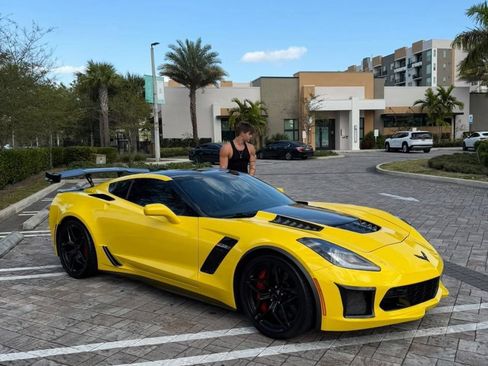 Used 2016 Chevrolet Corvette Z06 w/ 3LZ Preferred Equipment Group RWD image 1