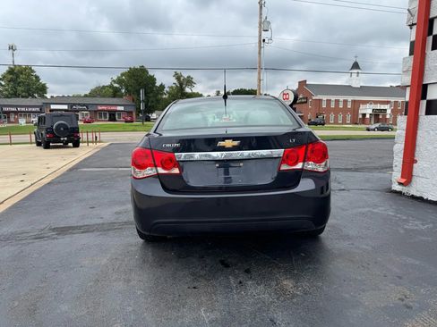 Used 2014 Chevrolet Cruze LT w/ Technology Package FWD image 4