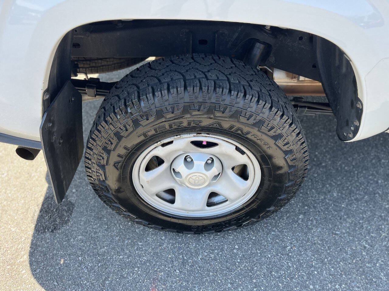 Used 2019 Toyota Tacoma SR w/ SR Convenience Package RWD image 9