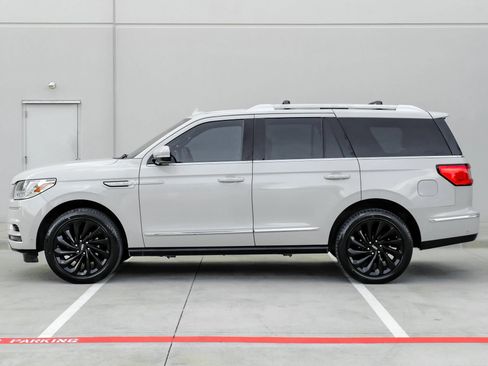 Used 2021 Lincoln Navigator Reserve AWD/4WD image 22