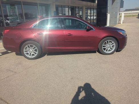 Used 2015 Chevrolet Malibu LT w/ Power Convenience Package image 5