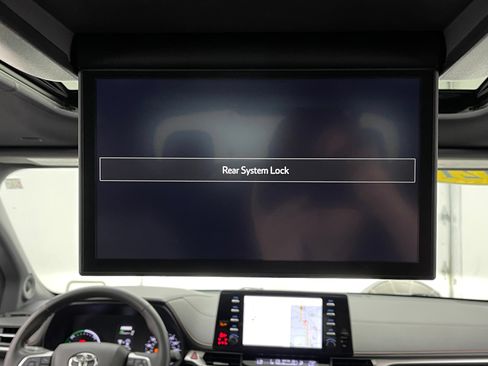 Used 2021 Toyota Sienna XSE w/ XSE Plus Package AWD/4WD image 37