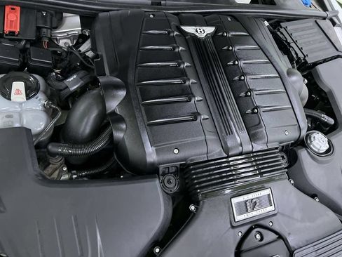 Used 2018 Bentley Bentayga AWD/4WD image 30