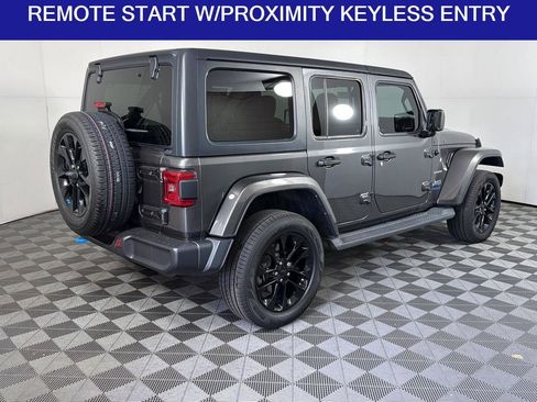 Used 2022 Jeep Wrangler Unlimited Sahara w/ Cold Weather Group AWD/4WD image 5