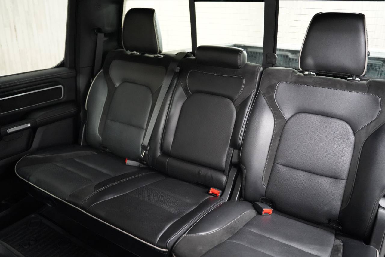 Used 2020 RAM 1500 Laramie w/ Sport Appearance Package AWD/4WD image 31