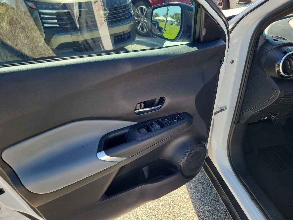 Certified 2023 Nissan Kicks SR w/ SR Premium Package FWD image 18
