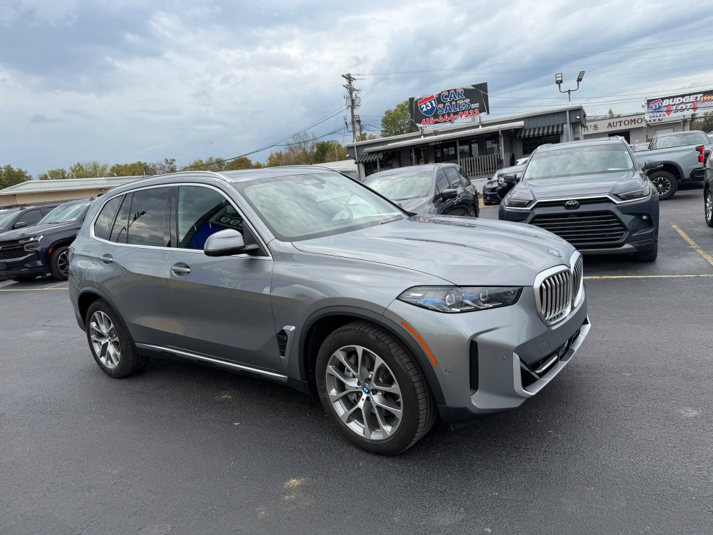Used 2024 BMW X5 xDrive50e w/ Premium Package AWD/4WD image 2