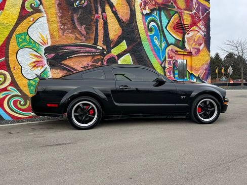 Used 2006 Ford Mustang GT image 9