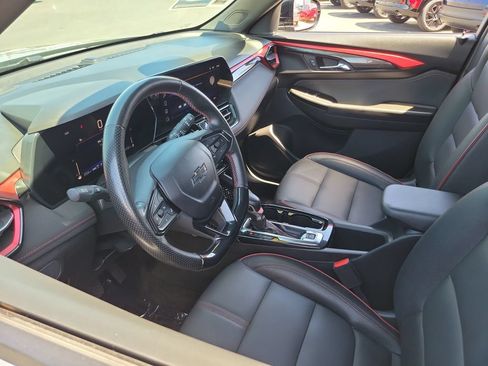 Used 2024 Chevrolet TrailBlazer RS AWD/4WD image 3
