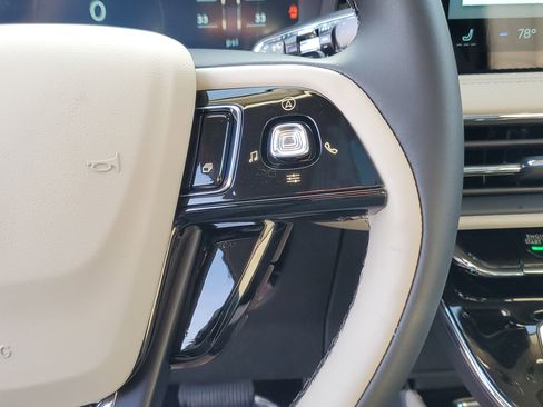 New 2026 Lincoln Corsair Premiere image 18