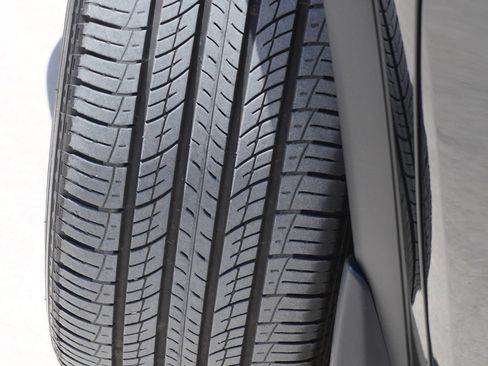 Used 2024 Honda Pilot EX-L image 5