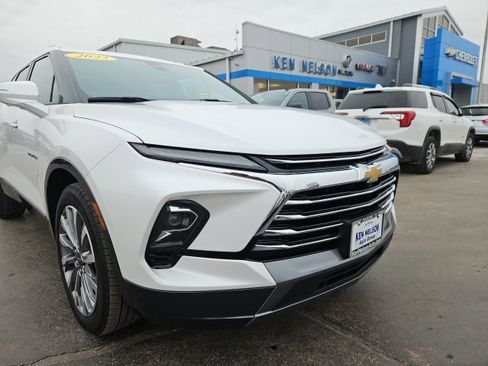 Used 2023 Chevrolet Blazer Premier image 4