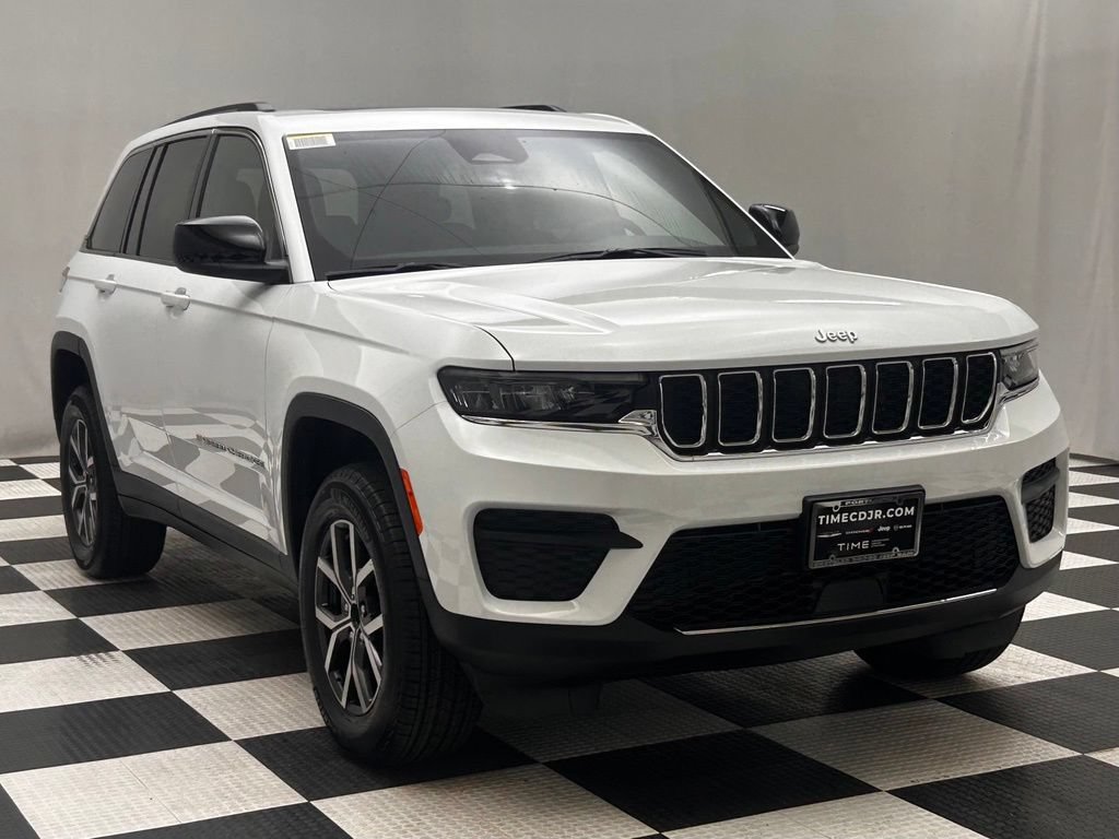 New 2027 Jeep Grand Cherokee Laredo X AWD/4WD image 2