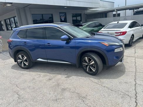 Used 2023 Nissan Rogue Platinum AWD/4WD image 2