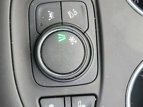 Used 2022 GMC Terrain SLE w/ Driver Convenience Package FWD image 36