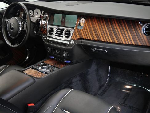 Used 2016 Rolls-Royce Wraith image 14
