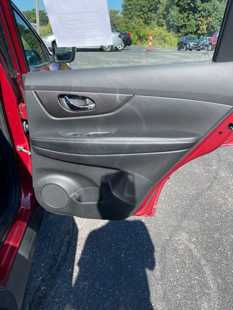 Used 2014 Nissan Rogue S AWD/4WD image 19