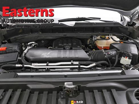 Used 2022 Chevrolet Silverado 1500 LT AWD/4WD image 7