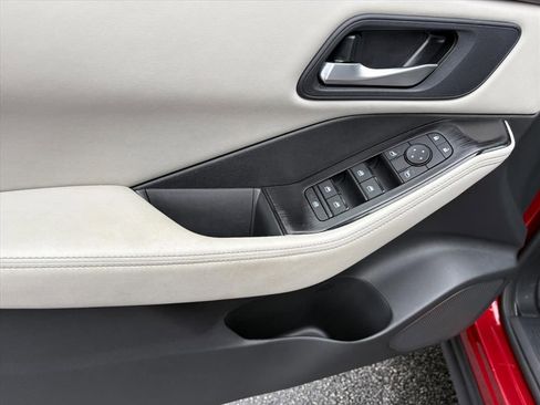 Certified 2025 Nissan Rogue SV image 23