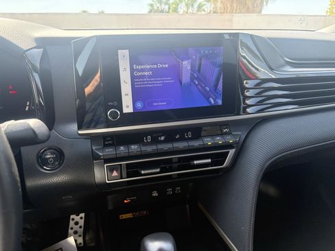 Used 2025 Toyota Camry SE FWD image 26
